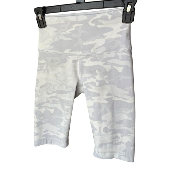 Lululemon Wunder Under Short 10"‎ *Ribbed Camo Jacquard Alpine White Starlight - Picture 7 of 16